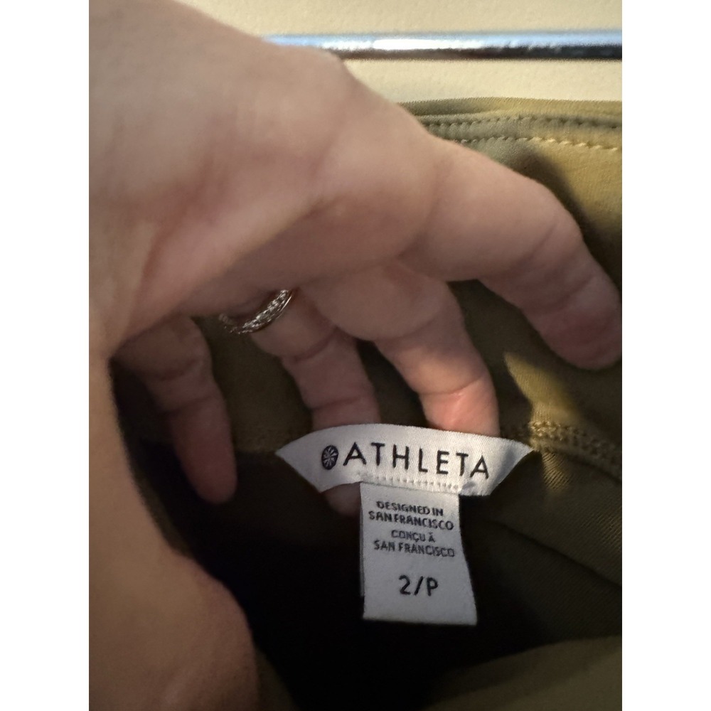 Athleta Hiking Khaki Green Pants - Many Pockets - Size 2P - Picture 2 of 3